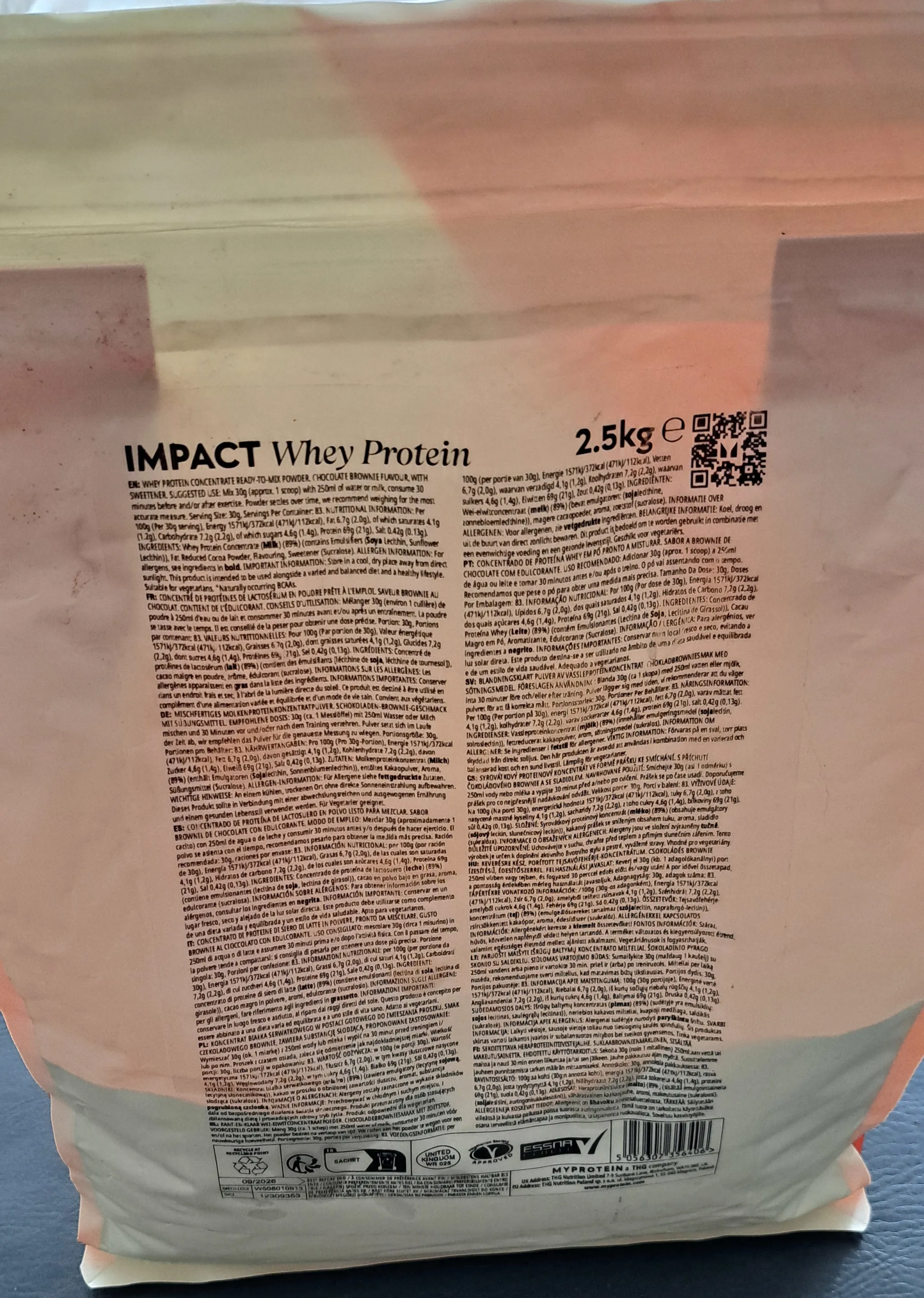 Impact whey protein packaging back